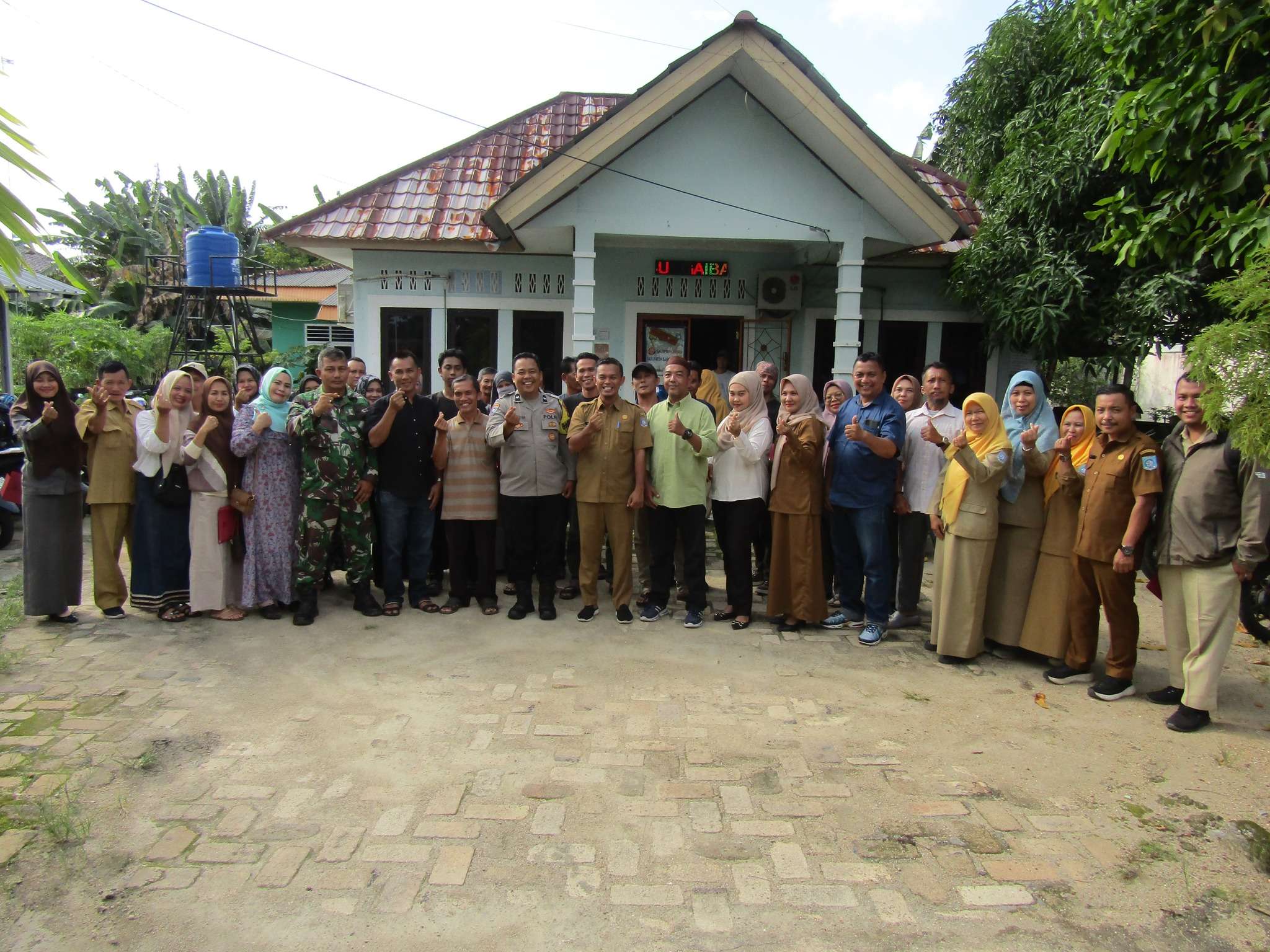 PENYERAHAN SK (SURAT KEPUTUSAN) PENGURUS RT DAN RW KELURAHAN SUNGAIBARU KECAMATAN MENTOK MASA BHAKTI TAHUN 2026 S.D 2030.