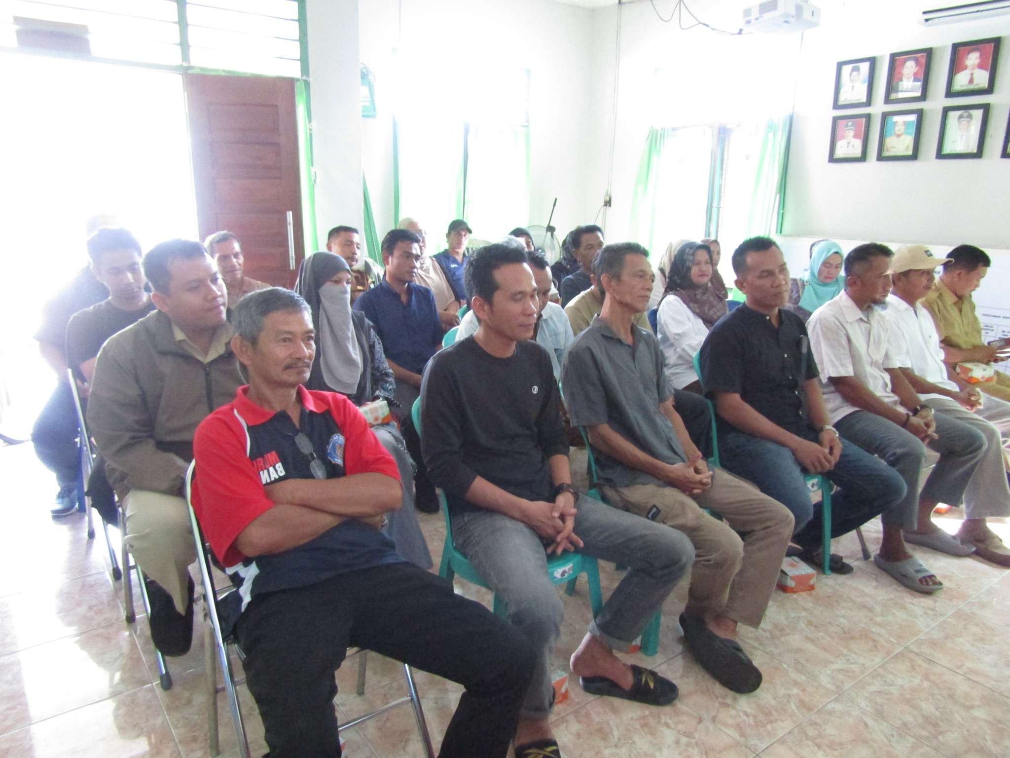 PENYERAHAN SK (SURAT KEPUTUSAN) PENGURUS RT DAN RW KELURAHAN SUNGAIBARU KECAMATAN MENTOK MASA BHAKTI TAHUN 2026 S.D 2030.