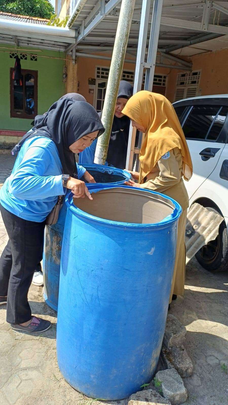 Kegiatan Peninjauan Jentik Nyamuk dan Survei ABJ (Angka Bebas Jentik)
